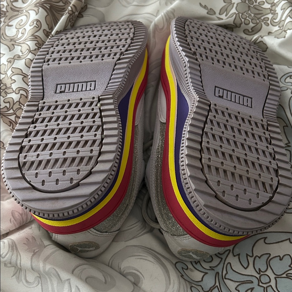 Puma White Sneakers with Multicolor Sides xxxNOTExxc…some wear inside—foot rim - Picture 4 of 8